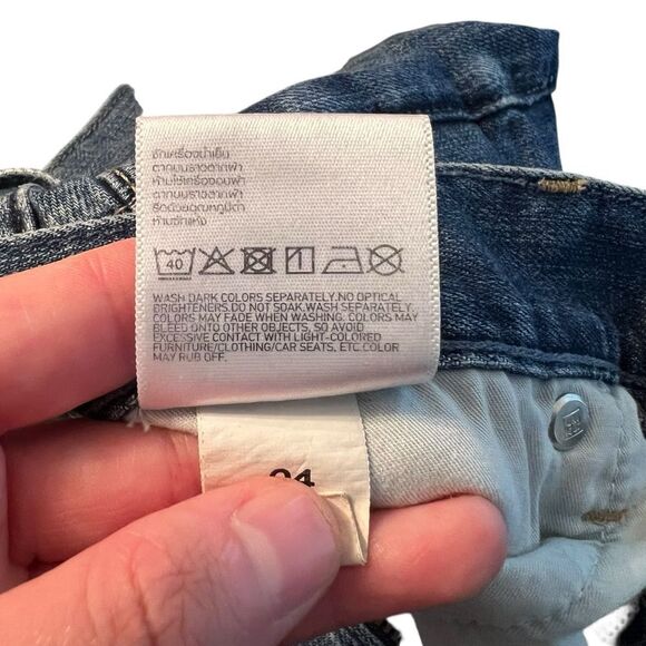 3 for $30! Uniqlo light wash straight leg jeans. Size 24 - Picture 4 of 7